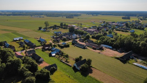 Dach budynku widziany z drona — ujęcie 2