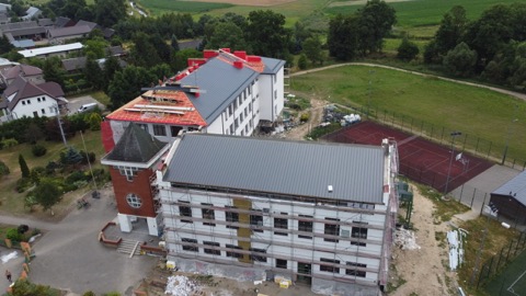 Pokrycie dużego budynku — ujęcie 1